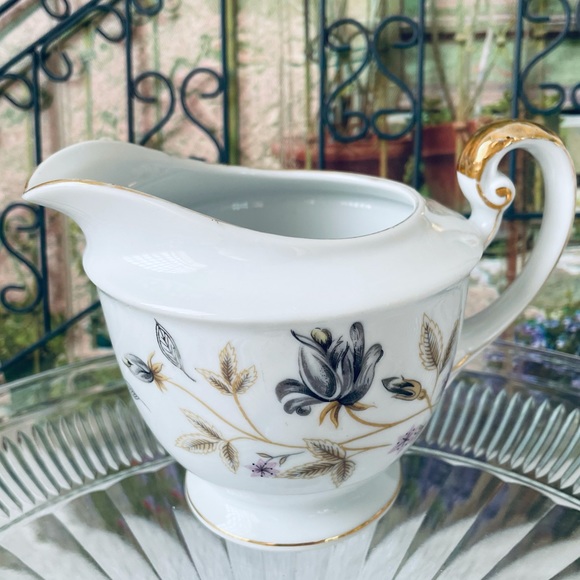 Vintage creamer cup